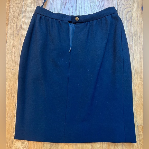 Classic Black Vintage Chanel Pencil Skirt with gold Chanel button - Picture 2 of 10